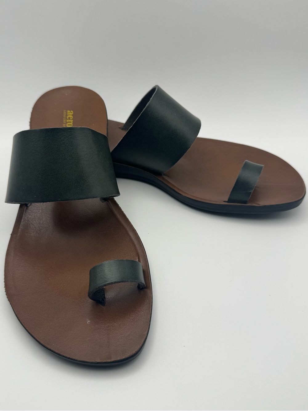 Aerosoft Dark Green and Brown Leather Toe-Ring Slide Sandals Size‎ 39 (US 8-8.5)